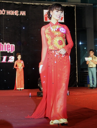 Tỏa sáng nữ sinh Công nghiệp 2012