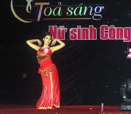 Tỏa sáng nữ sinh Công nghiệp 2012