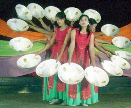 Tháng 4 về trên miền Trà Lân