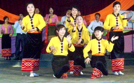 Tháng 4 về trên miền Trà Lân