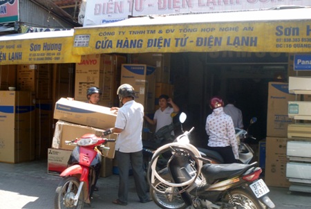 Hàng điện lạnh “sốt hầm hập” theo nắng nóng kỷ lục