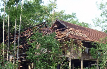 Về nơi lốc xoáy quét qua