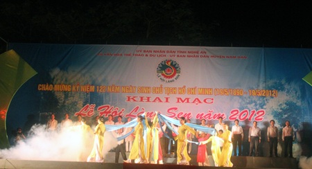 Rơi nước mắt vở diễn Bác Hồ về thăm quê lần thứ 2