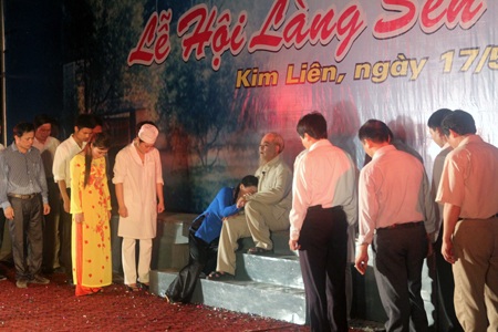 Rơi nước mắt vở diễn Bác Hồ về thăm quê lần thứ 2