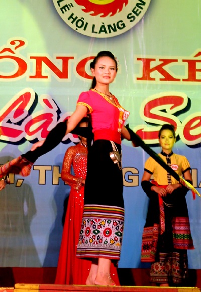 Duyên dáng người Làng Sen 2012