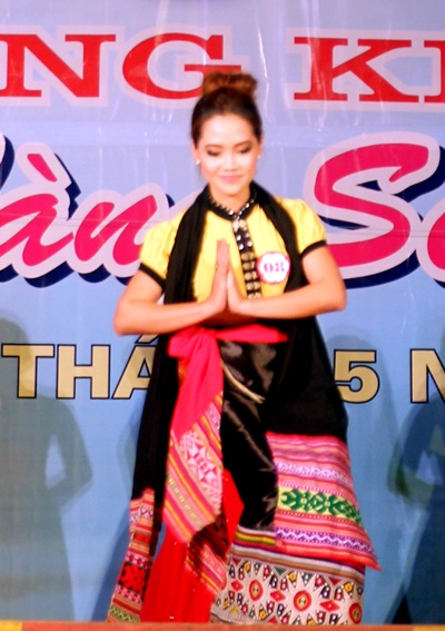 Duyên dáng người Làng Sen 2012