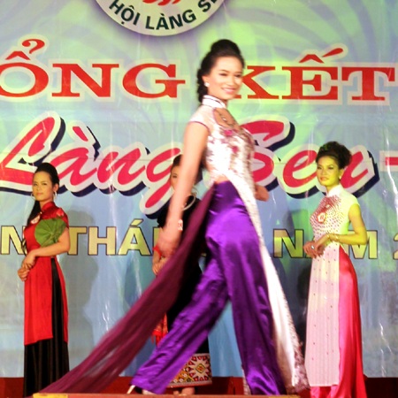 Duyên dáng người Làng Sen 2012