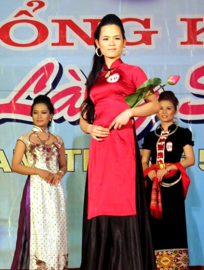 Duyên dáng người Làng Sen 2012