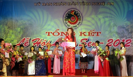 Duyên dáng người Làng Sen 2012