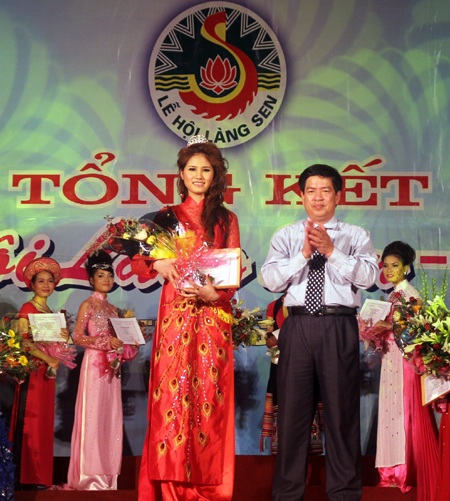 Duyên dáng người Làng Sen 2012
