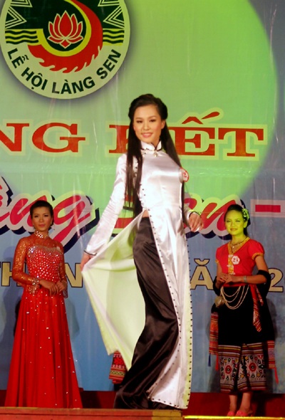 Duyên dáng người Làng Sen 2012