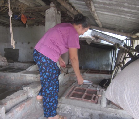 Thu tiền tỷ nhờ nuôi rắn độc