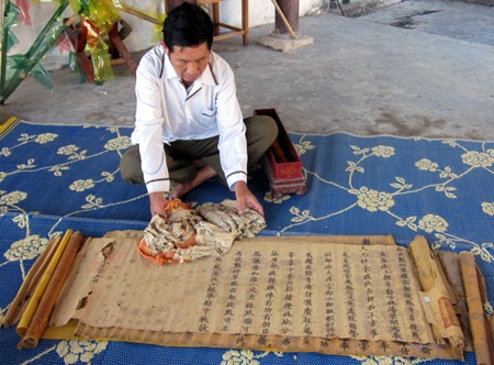 Phát hiện 36 sắc phong tại nhà thờ họ Phan 