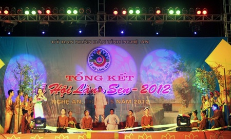 Lễ hội Làng Sen 2012 thành công rực rỡ