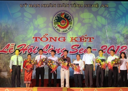 Lễ hội Làng Sen 2012 thành công rực rỡ