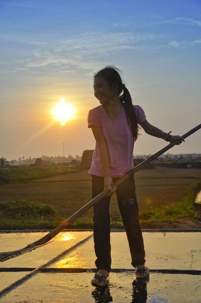 Mặn chát đời muối khi các cụ ở vào cái tuổi xế chiều.