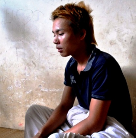 Chiều chủ nhật buồn bên dòng Nậm Pông - 3 Anh Hoàng Văn Sáng đang được điều trị tại BVĐK Quỳ Châu.