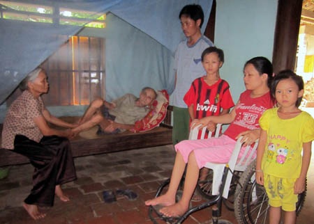 Sự sống của cả gia đình bệnh tật chỉ dựa vào sức lao động của một mình anh Nghiêm