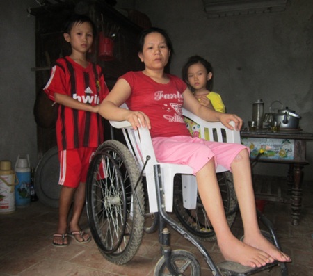 Không có thuốc điều trị chị Hà đang phải đối diện với nguy cơ bị liệt toàn thân