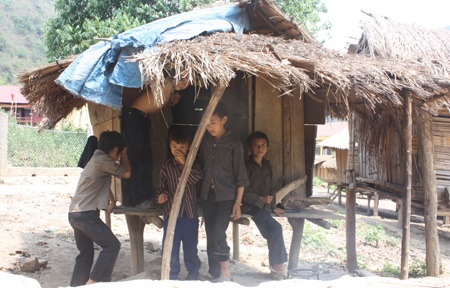Phút vui đùa ngoài giờ học của các em