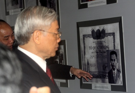 Các đại biểu dự lễ kỷ niệm 110 năm ngày sinh Tổng Bí thư Lê Hồng Phong.