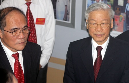 Các đại biểu dự lễ kỷ niệm 110 năm ngày sinh Tổng Bí thư Lê Hồng Phong.