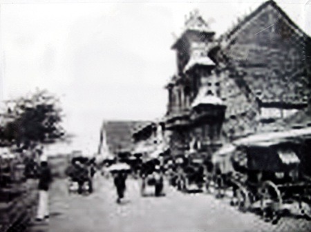 Dũng khí của đồng chí Lê Hồng Phong khi bị địch bắt.