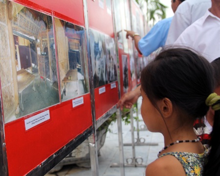 Triển lãm ảnh cuộc đời và sự nghiệp Tổng Bí thư Lê Hồng Phong 