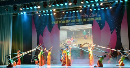 Ấn tượng chương trình nghệ thuật "Hồn Quê" - 2 Ấn tượng chương trình nghệ thuật Hồn Quê