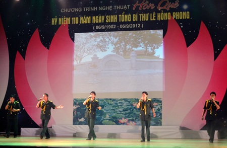 Ấn tượng chương trình nghệ thuật "Hồn Quê" - 4 Ấn tượng chương trình nghệ thuật Hồn Quê