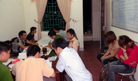 Các đối tượng tại cơ quan công an đang được làm rõ.