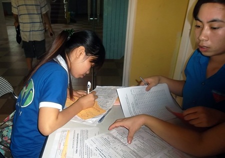 Ghi danh hiến máu.