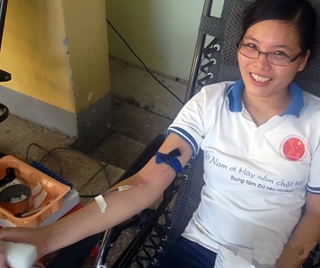 Những nụ cười tươi trên khuôn mặt các bạn trẻ...