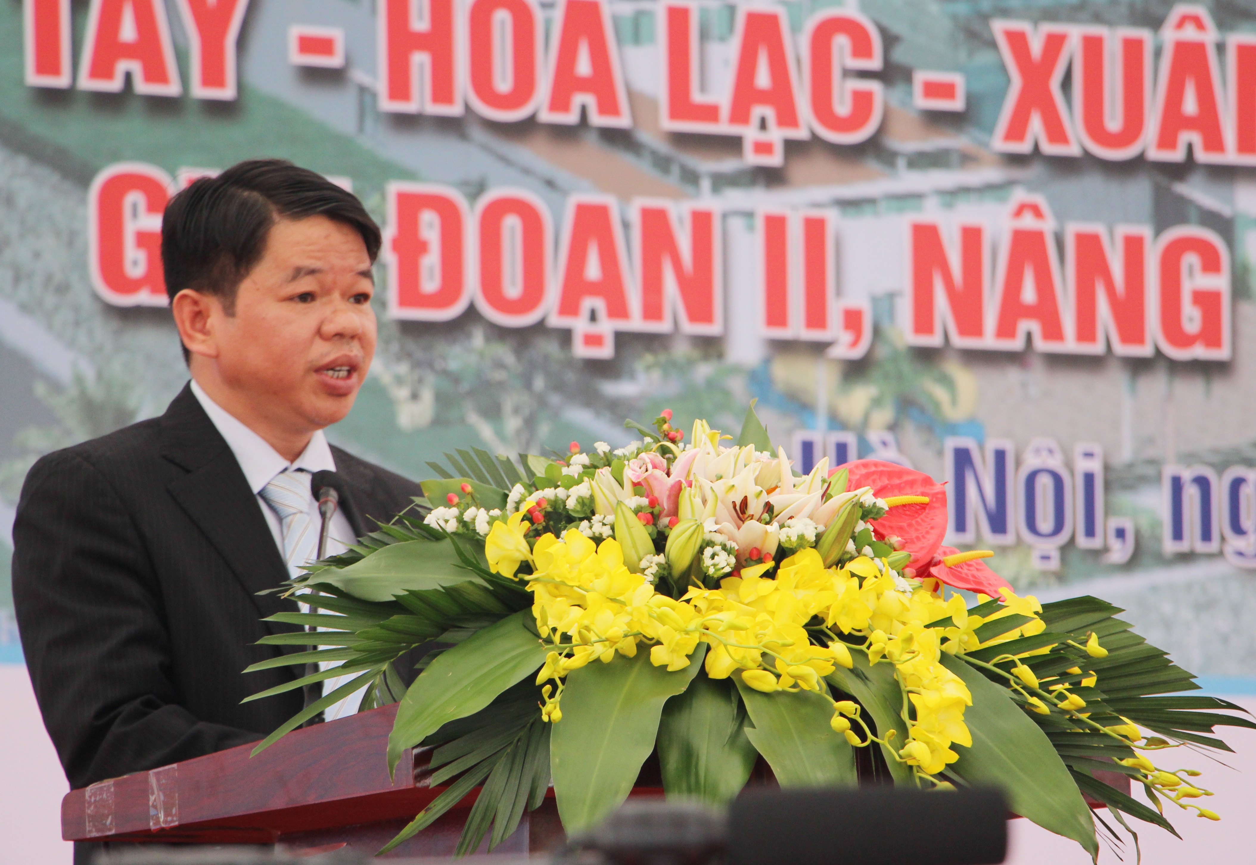 Ông Nguyễn Văn Tốn phát biểu tại Lễ khởi công... Ông Nguyễn Văn Tốn phát biểu tại Lễ khởi công...