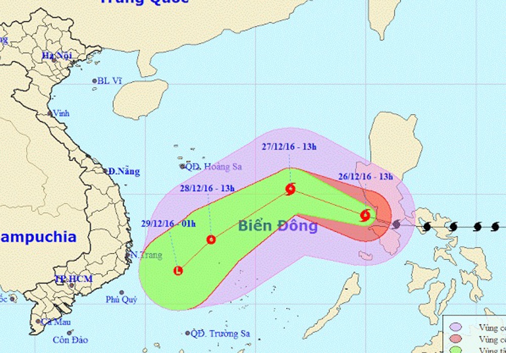Bão Nock-ten giật cấp 15 đã vào Biển Đông - 1 Vị trí và hướng di chuyển của bão số 10 (Ảnh: NCHMF).