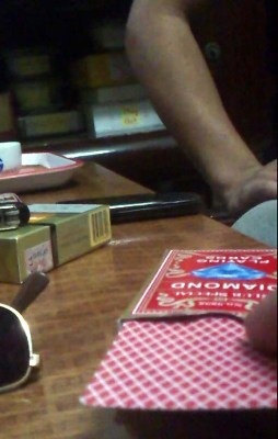 Bộ bài “thửa” đã được quét bột phản quang