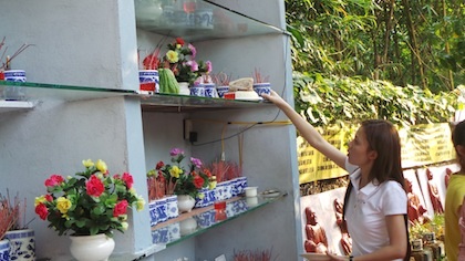 Cầu siêu cho chó mèo với thịt lợn, trứng, xôi...