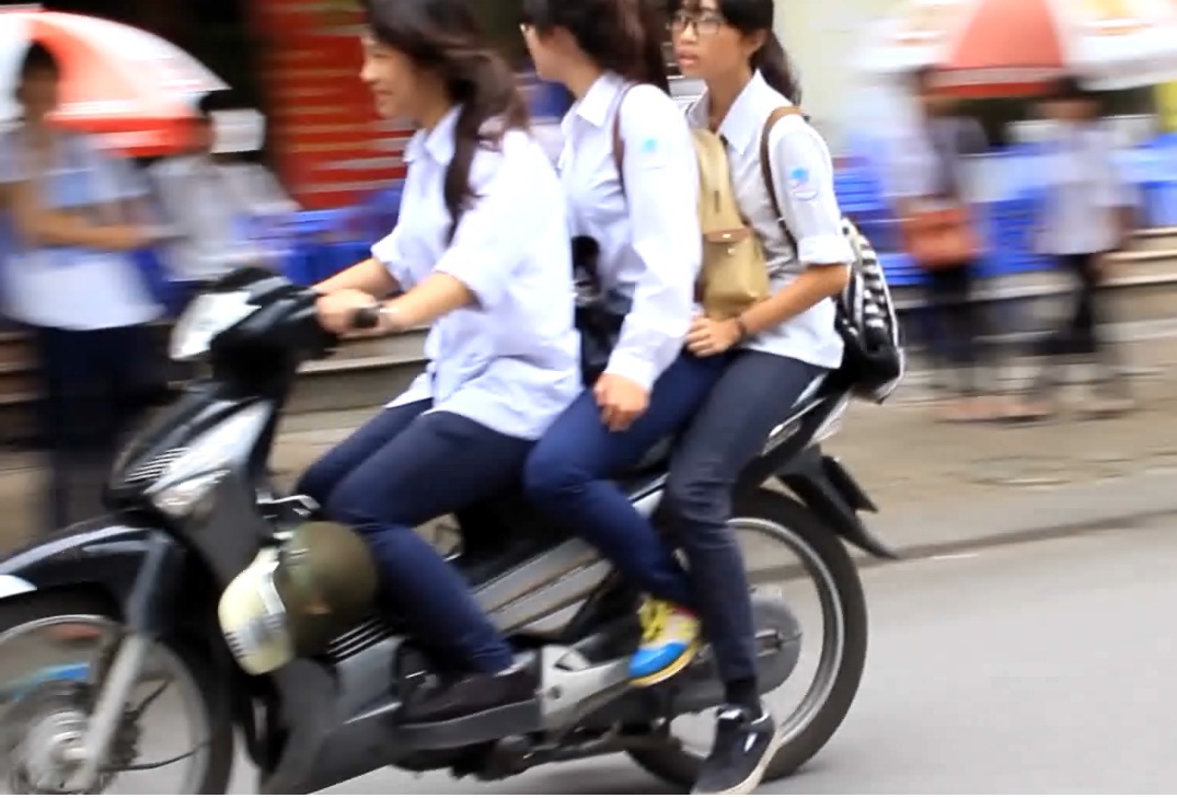 Những hình ảnh dễ dàng bắt gặp tại bất kỳ điểm thi nào..