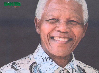 Hà Nội: Hình ảnh xúc động tại lễ tưởng niệm cố Tổng thống Nelson Mandela - 1 Cố Tổng thống Nam Phi Nelson Mandela