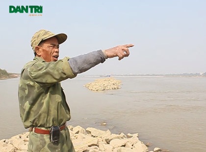 Lão kình ngư 40 năm “cướp cơm” của.... Hà Bá dưới chân cầu Long Biên - 1 Ông Nguyễn Đăng Được - kình ngư chuyên vớt xác ở sông Hồng