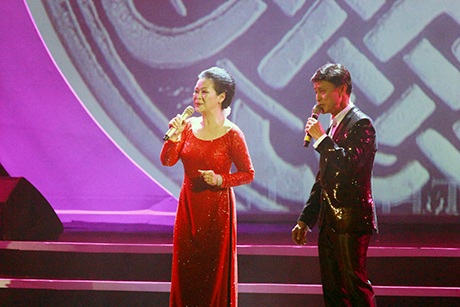 Hà Anh Tuấn - một giọng ca trẻ song ca với Khánh Ly rất mượt mà khiến nhiều khán giả bất ngờ