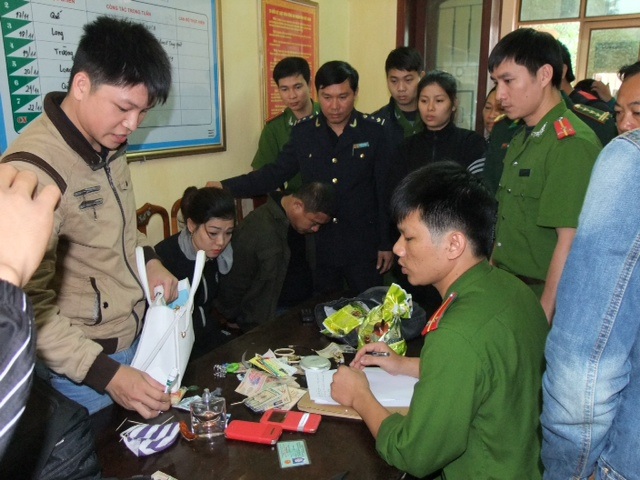 Cơ quan điều tra khám xét từng đối tượng