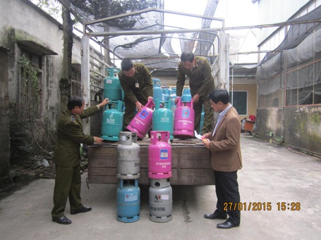 Cơ quan chức năng tiến hành lập biên bản