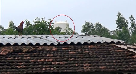 Đột nhập kho "bom khí" ẩn mình giữa khu dân cư - 2 PV