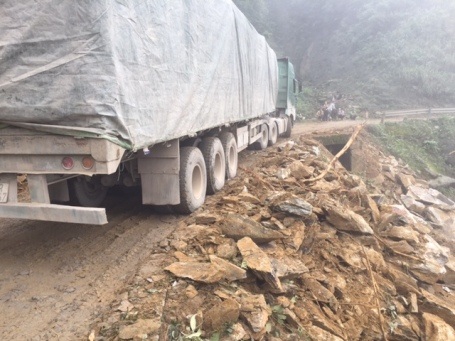 Đến khoảng 9h30 cùng ngày tuyến đường mới được lưu thông trở lại