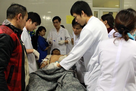 Anh Xu được chuyển ra BVĐK Hà Tĩnh điều trị trong đêm 25/3