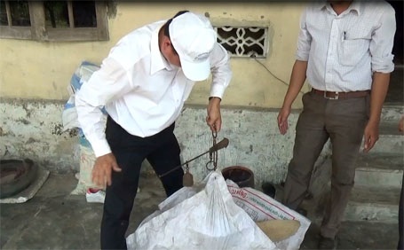 Khối xương lạ khổng lồ ở Hà Tĩnh là xương cá voi - 2 Đốt xương hóa thạch cân nặng 19kg