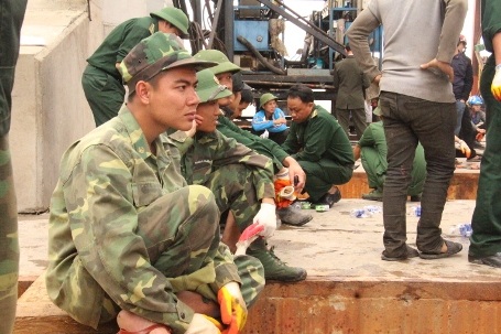 Tuấn vẫn đang bị ám ảnh về những nạn nhân bị vùi lấp hoàn toàn dưới đống đổ nát