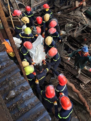 Vụ sập giàn giáo: Viện Khoa học Công nghệ Xây dựng vào cuộc điều tra - 1 Hiện trường vụ sập giàn giáo
