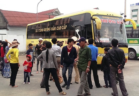 Chủ xe vi phạm đôi co với lực lượng CSGT khi bị bắt giữ